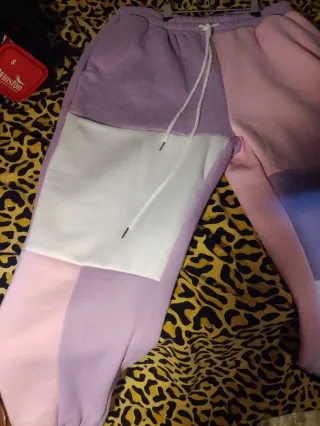 Conjunto deportivo rosa y morado