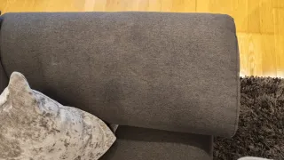 Sofá grande gris de tela