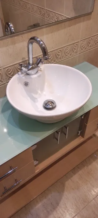 Mueble de baño con lavabo