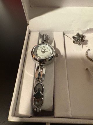 Conjunto: Cadena, Pendientes, Anillo y reloj