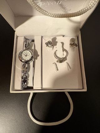 Conjunto: Cadena, Pendientes, Anillo y reloj