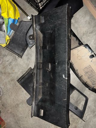 Plásticos maletero Seat León MK1