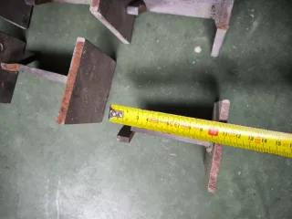 18 Garras metálicas para rejas