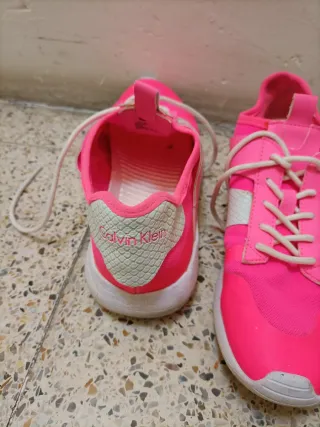 Zapatillas Calvin Klein Rosas y Blancas