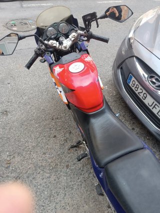 Honda CBR 125R Roja y Azul