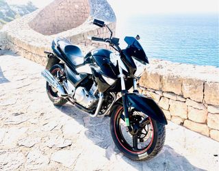 Motocicleta Suzuki Inazuma 250cc