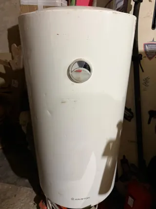 Termo Ariston de 80 libros