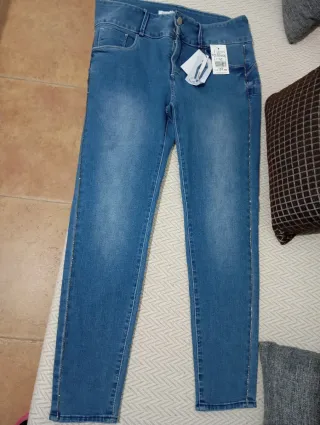 Pantalón vaquero azul Talla 42