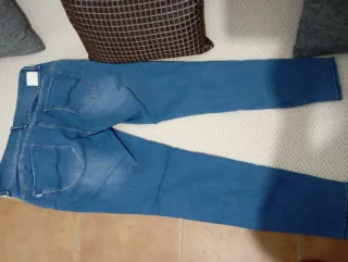 Pantalón vaquero azul Talla 42