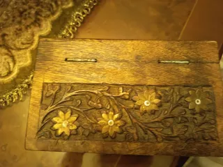 Caja de madera decorada