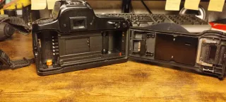 Canon eos 1000 F  Funzionante + batteria e tracoll