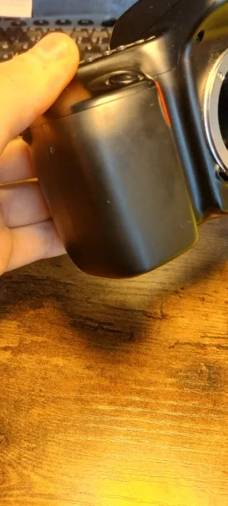 Nikon f50 testata, con batteria 2cr5 inclusa