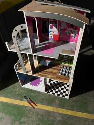 Casa de muñecas 1 metro de alto (solo maqueta)