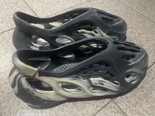 Yeezy Foam Runner Beige/Gris PRECIO NEGOCIABLE