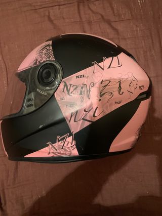 Casco Nzi Negro y Rosa
