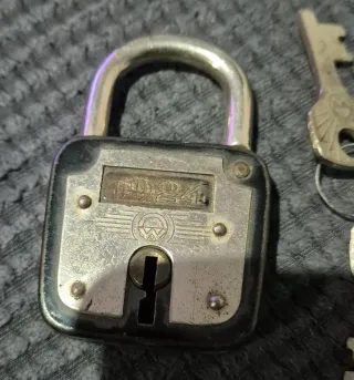 Candado 1924 con 2 llaves