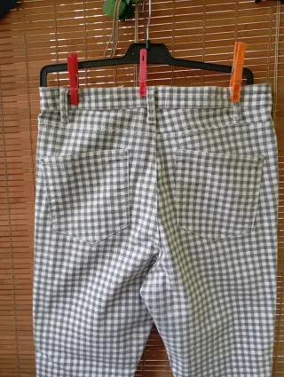 Pantalón cuadros mujer gris y blanco