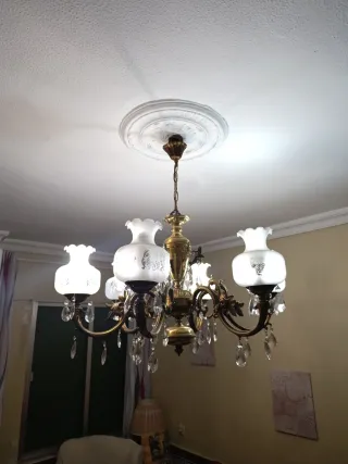 Lámpara de techo antigua dorada