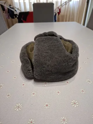 Gorra militar soviética con insignia