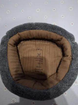 Gorra militar soviética con insignia