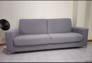 Sofá-cama 3 lugares com arrumos