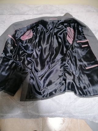 Traje 200€ Cortefiel elegante