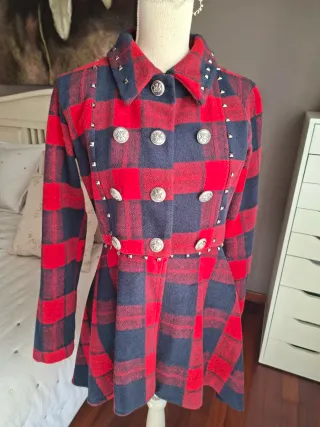 Abrigo Levita Rojo y Negro