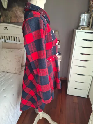 Abrigo Levita Rojo y Negro