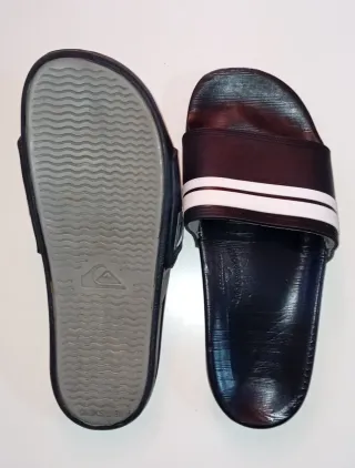 Chanclas Quiksilver Negras con Rayas Blancas