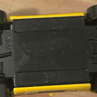 Hot Wheels Mazda MX-5 1996 Amarillo