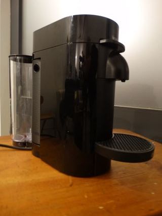 Cafetera Nespresso Vertuo Plus DeLonghi