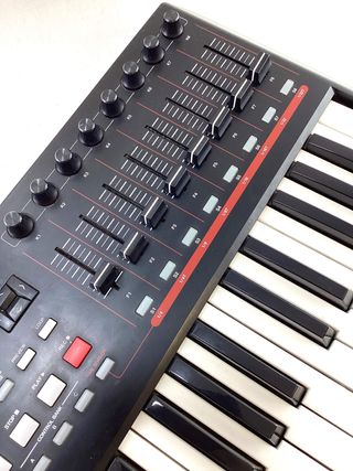 teclado electronico akai mpk 249