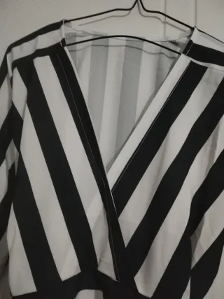 Vestido rayas blanco, negro y rosa