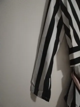 Vestido rayas blanco, negro y rosa