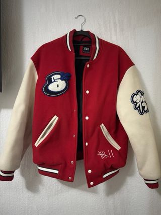 Bomber Zara Roja y Beige