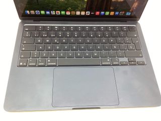 portatil apple apple macbook air m4 10-core 4.4 13 (10gpu) (2025) (a3240)