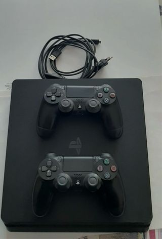 PS4 Slim Nera + 2 Controller + Cavi e giochi orior