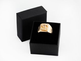 sello oro 18k con piedra con circonita