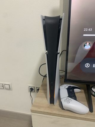 Consola PS5 con FIFA 26 y mando