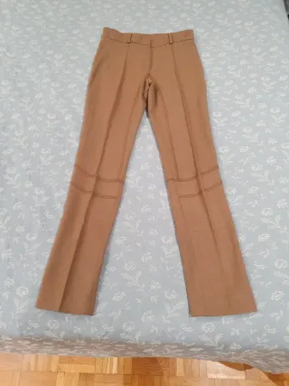 Pantalón pitillo camel