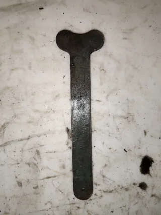 Llave antigua de metal