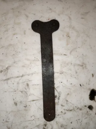 Llave antigua de metal