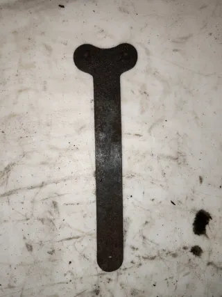 Llave antigua de metal