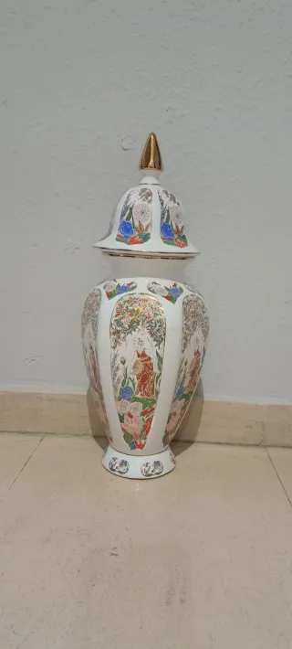 Jarrón de porcelana multicolor