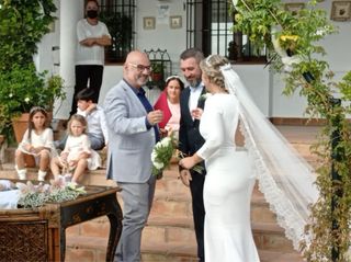 Maestro de ceremonias oficiante de bodas civiles