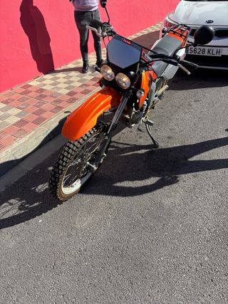 Moto: Derbi senda 4 tiempos.