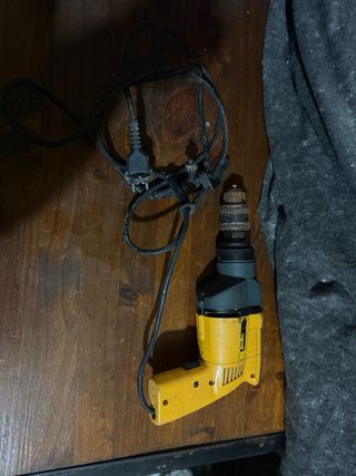 Taladro Eléctrico Amarillo