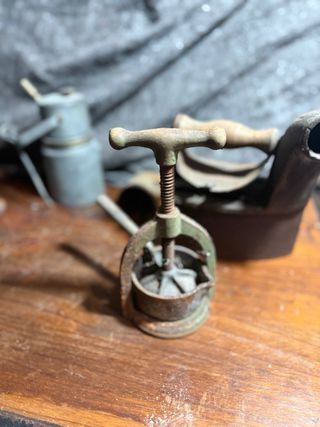 Lote de planchas y herramientas antiguas rústicas