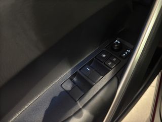 TOYOTA COROLLA CROSS 1.8 HYBRID STYLE E-CVT 140 5P