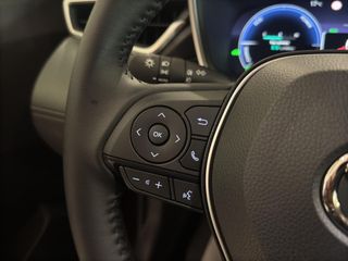 TOYOTA COROLLA CROSS 1.8 HYBRID STYLE E-CVT 140 5P